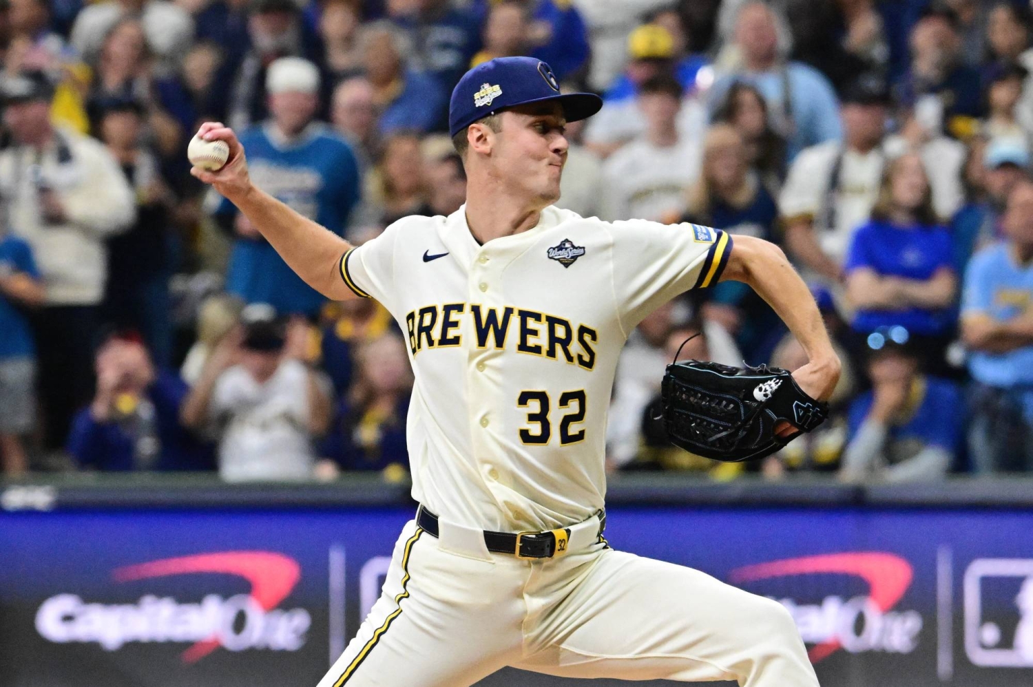  Brewers hold on in ninth to edge Rays in Game 1 of World Series  — Japan Times, Denton Sports news